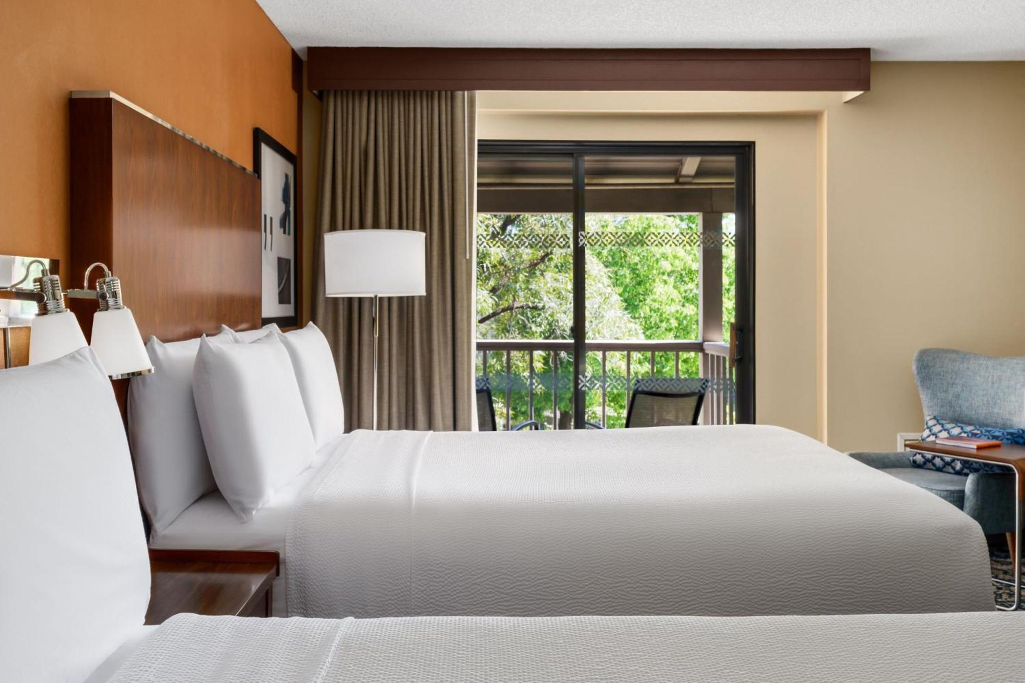 Hotel Four Points By Sheraton 3*