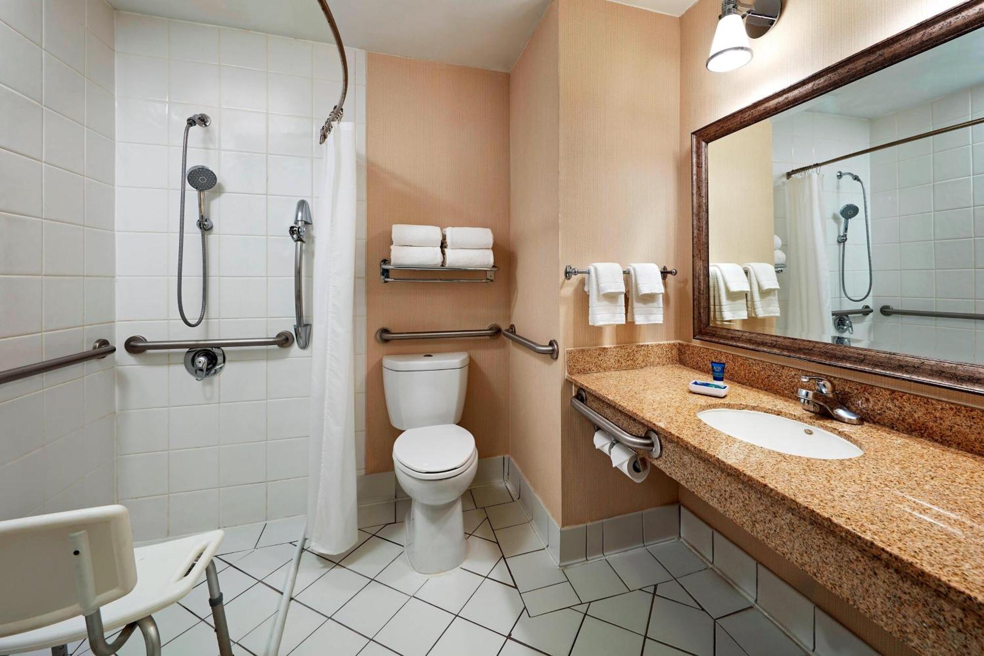 Hotel Four Points By Sheraton 3*